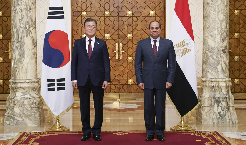 압델파타 알시시(Abdel Fattah Al Sisi) 이집트 대통령의 공식환영식에 참석한 문재인 대통령