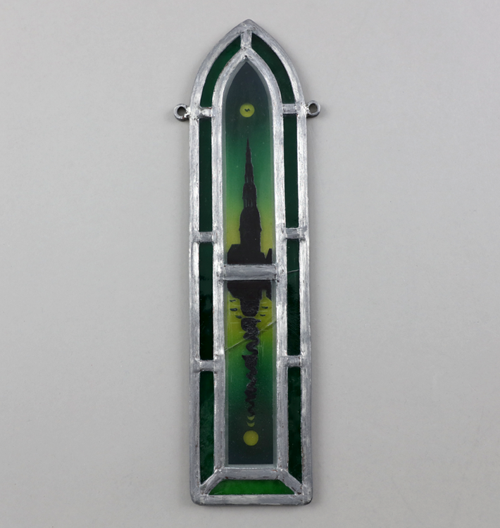 다우가바 강에 비친 성베드로대성당 유리 그림