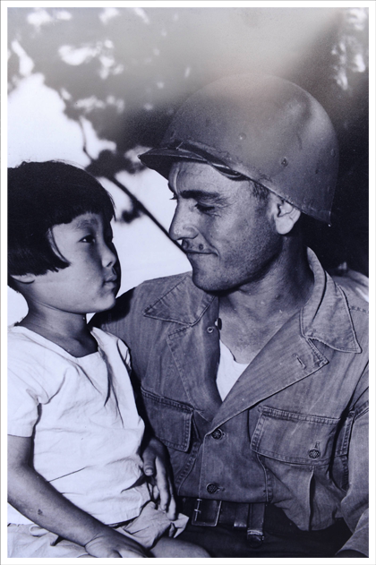 아일라의 실제 주인공 슐레이만 딜빌리이(Süleyman Dilbirliği)와 김은지의 한국 전쟁 당시 사진